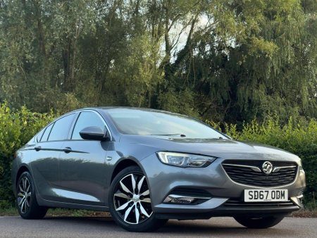VAUXHALL INSIGNIA 2017